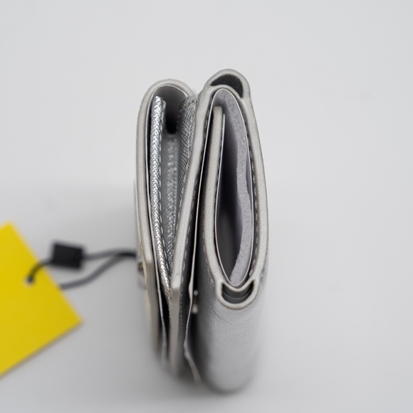 Marc Jacobs mini The Utility Snapshot Wallet Trifold Silver - Picture 2 of 6